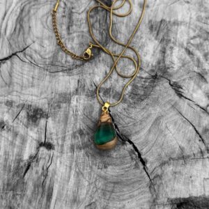 Women’s necklace