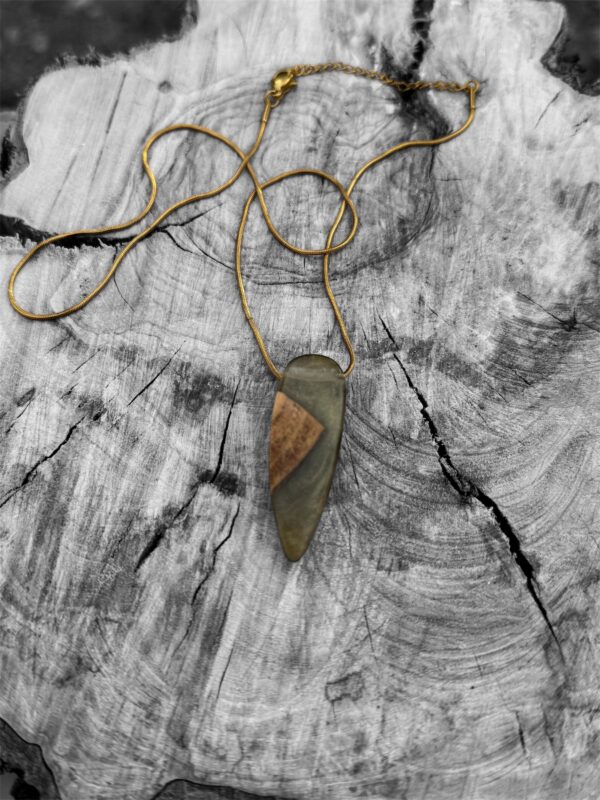 Women’s necklace