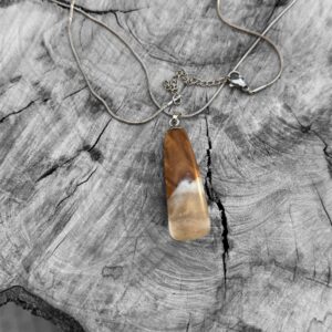 Women’s necklace