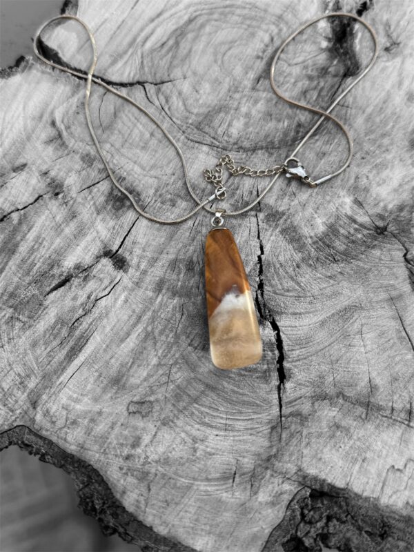 Women’s necklace