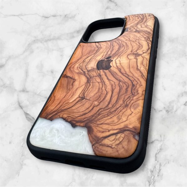 Cover case from olive wood and epoxy resin for iPhone 15 Pro max - Image 3